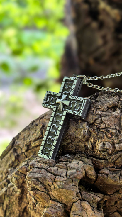 Cross of the Secrets (opening)